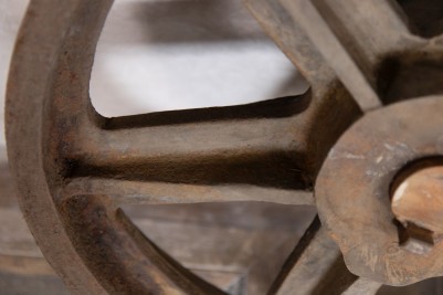 cast-iron-wheel-close-up